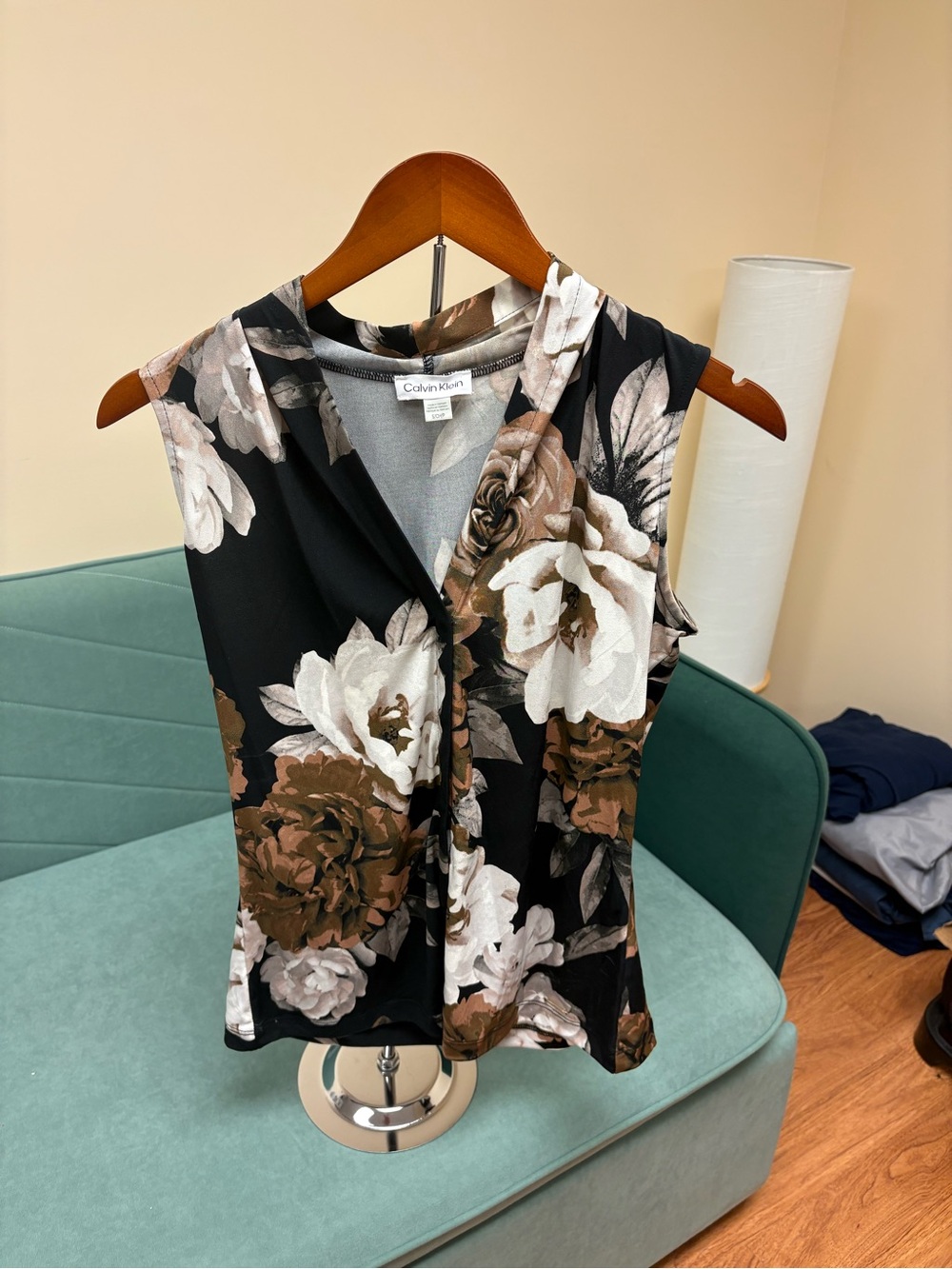 Calvin Klein Black Floral Twist-Front Sleeveless Camisole